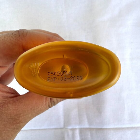 Vacation Chardonnay Oil SPF 30 Broad Spectrum Sunscreen 3.4 Fl Oz 100 mL New - Picture 5 of 6